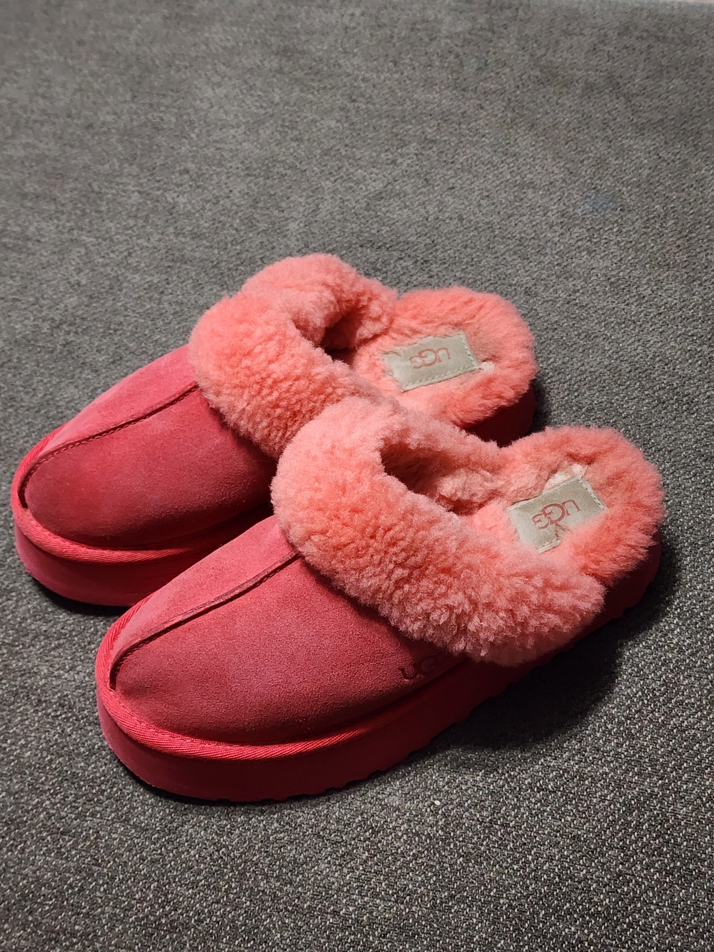 UGG Women's Coral Pink Shearling Mule Slippers Sz 7 24cm